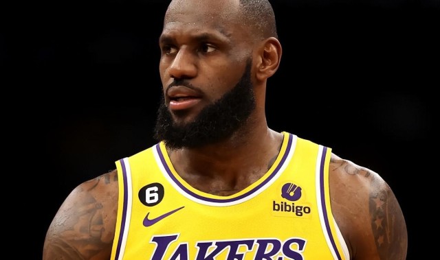 KOK体育-1年3950万!3年1.27亿!最危险球星诞生,别怪NBA对你无情