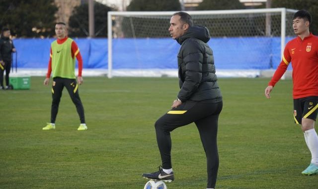 体育赛事直播-佩普会师国足初体验：有动力有责任 早就认识武磊