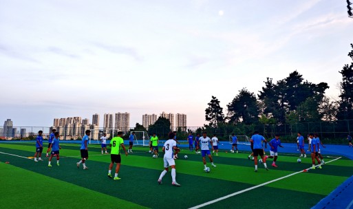KOK体育官网-贵阳足球备战队集结集训,全力冲刺2025城市足球邀请赛