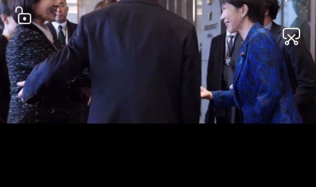 KOK体育注册-金惠景陪李在明出席晚宴全程冷脸，高市早苗和李在明尽情畅欢颜